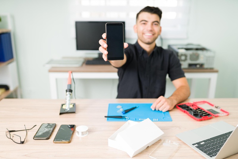 Why Visit Our SoDo Phone Repair Store